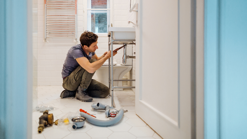 How to Prevent (and Deal with) Plumbing Emergencies