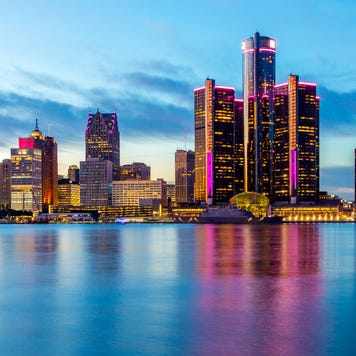 The skyline of Detroit in the evening
