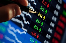 Rate market chart on computer screen © Irina Tischenko - Fotolia.com