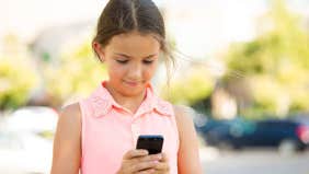 Should you give your kid a smartphone?