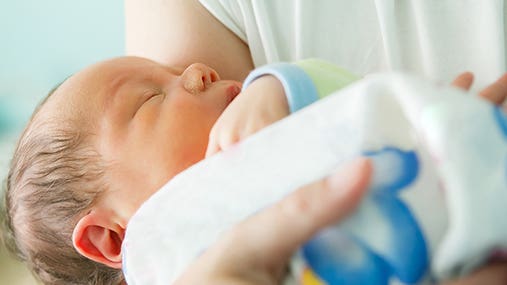 Newborn baby © AnikaNes/Shutterstock.com