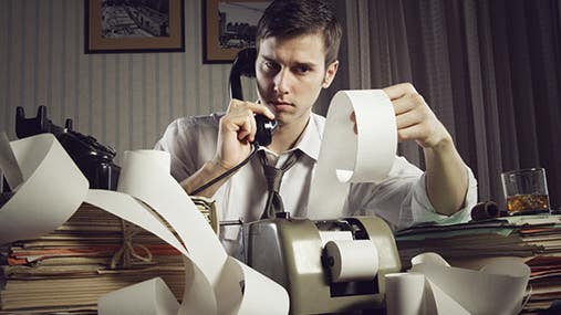 Male accountant on the telephone © Stokkete/Shutterstock.com