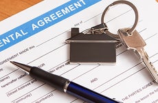 Rental agreement © scyther5/Shutterstock.com