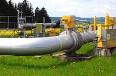 Natural gas pipeline © czdast/Shutterstock.com