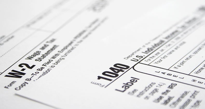 Form 1040 and W2 © iStock