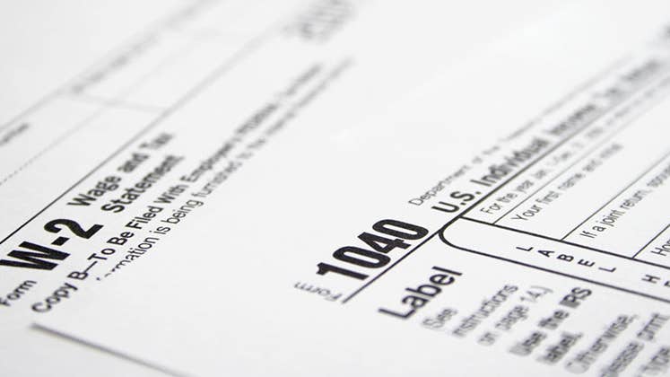 Form 1040 and W2 © iStock