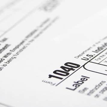 Form 1040 and W2 © iStock