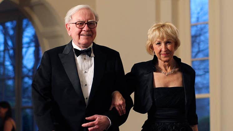 Warren Buffet and Astrid Menks © BENJAMIN MYERS/Reuters/Corbis