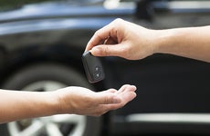 Buying car © Tom Wang/Shutterstock.com