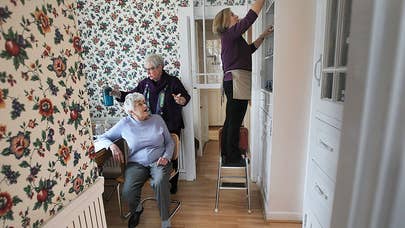 Retired seniors’ guide to downsizing