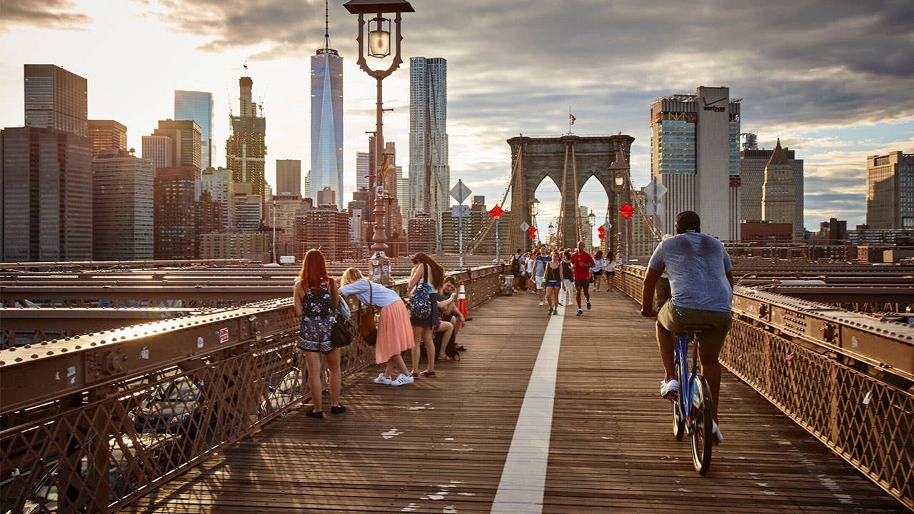 Tourists on the Brooklyn Bridge
