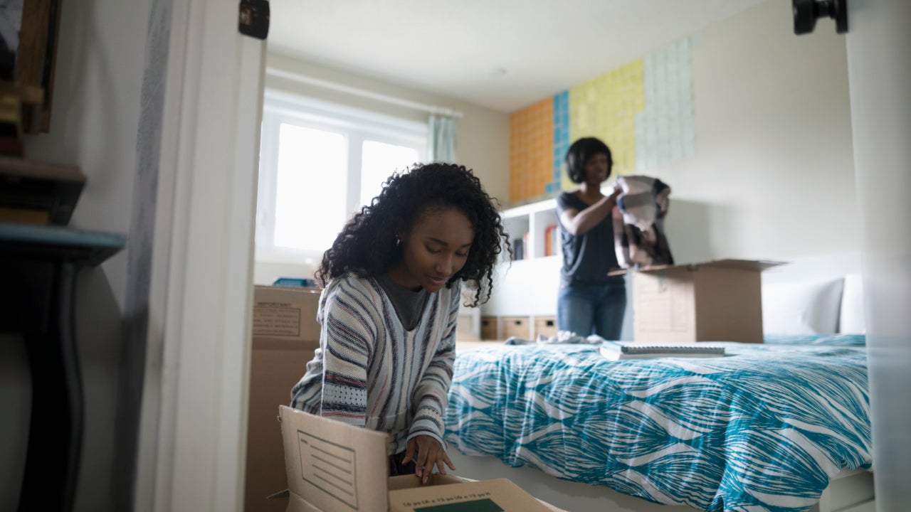 https://www.bankrate.com/2019/08/26151542/Things-to-do-when-moving-into-a-new-home.jpeg