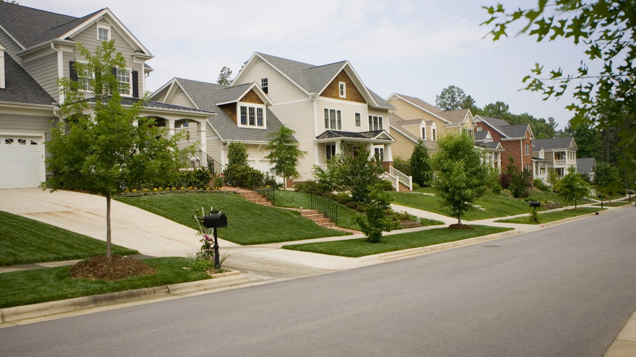 What Is A Homeowners Association, or HOA? | Bankrate