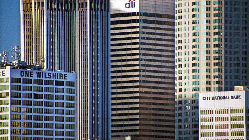 A picture of the Citi building in Los Angeles