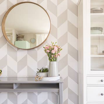 Wall paper room
