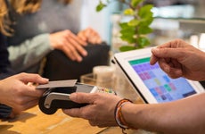 Credit card issuers that offer contactless cards