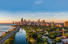 A panoramic view of the Chicago, Illinois skyline