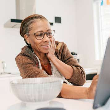 Consumer shopping online