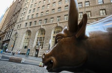 A bull statue near the New York Stock Exchange
