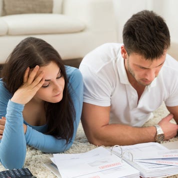 Couple works on taxes together