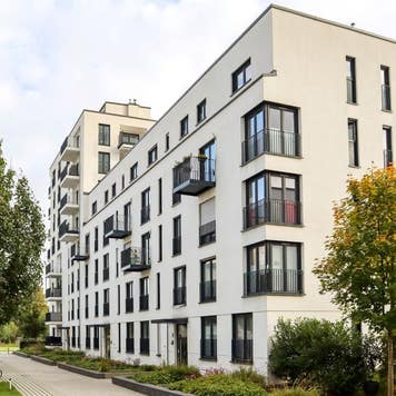 A large modern building in the city