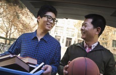Father helps son move into college