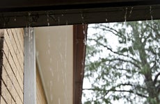 Does homeowners insurance cover roof leaks?