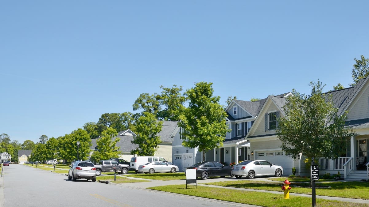 A neighborhood of single-family homes in Savannah, Georgia