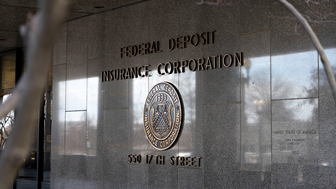 signage outside the federal deposit insurance corporation headquarters