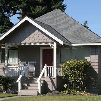 A small 1950s-style home