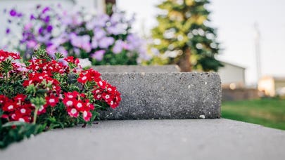 Attract homebuyers with these 10 curb appeal tips