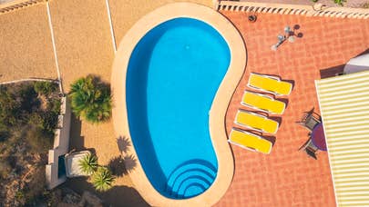 What’s the cost to install a swimming pool?