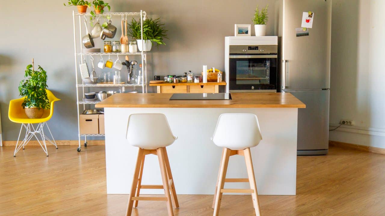 A cozy kitchen without cabinets