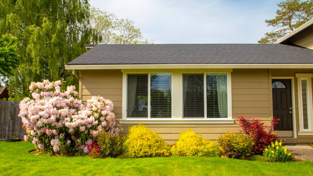 Front View of a One Family Home in Oregon