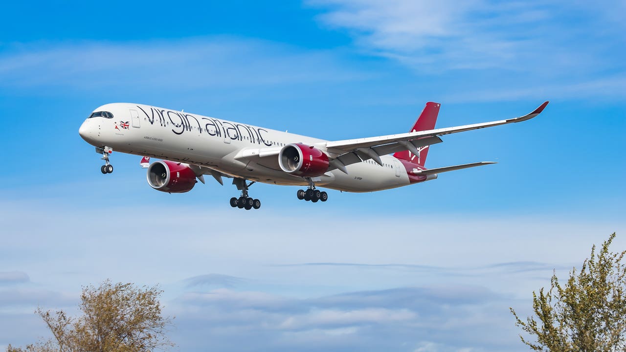 virgin atlantic plane taking off