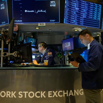 Traders om the floor of the New York Stock Exchange