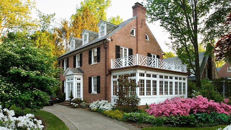 What Are Colonial-Taste Houses? | Bankrate