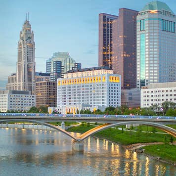 The skyline of Columbus, Ohio, as seen from the Scioto River and the Broad Street Bridge