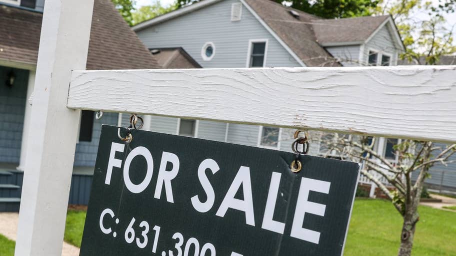 What s The Best Day To List A House For Sale Bankrate what-s-the-best-day-to-list-a-house-for-sale-bankrate