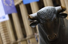 The bull statue outside the Frankfurt Stock Exchange